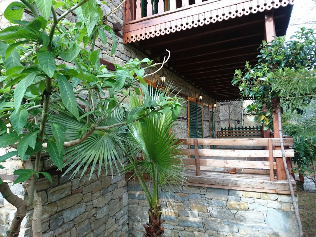 İki katlı doğal taş ev (12)