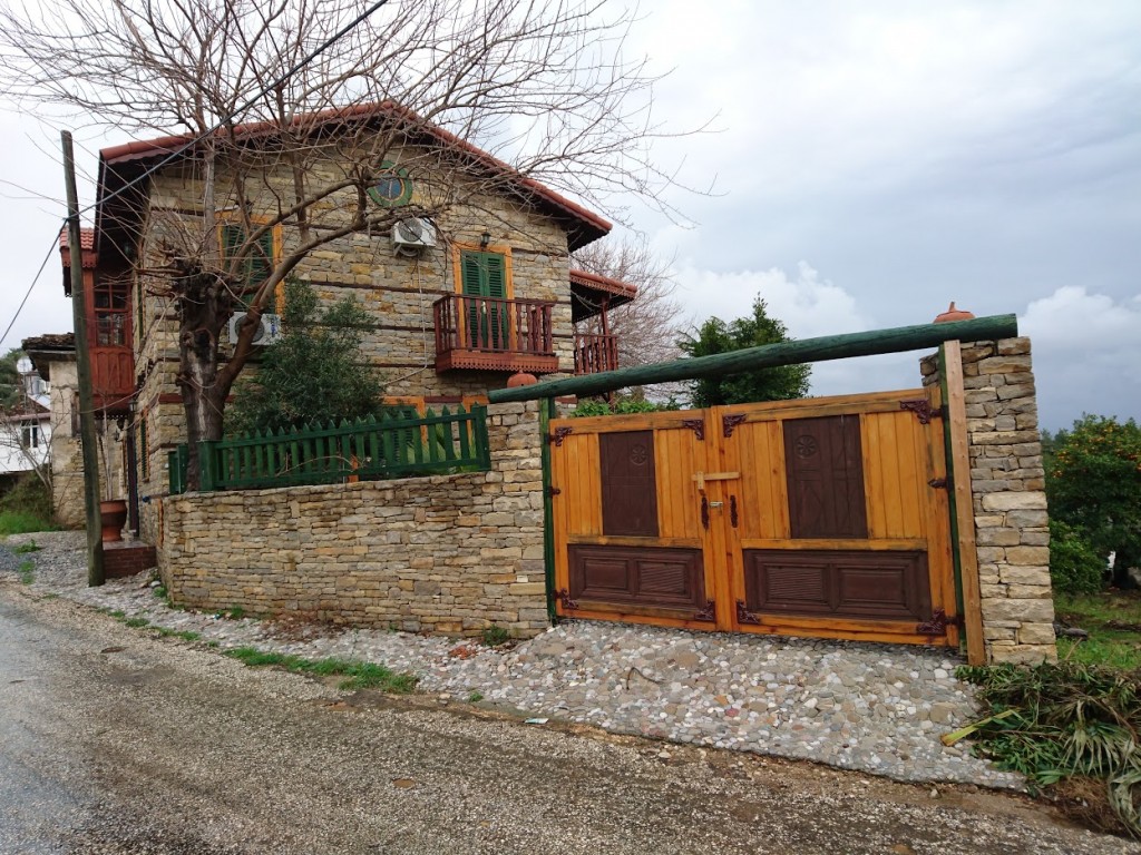 İki katlı doğal taş ev (6)