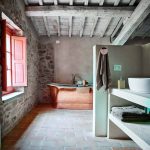 taş-ev-banyo-tavan