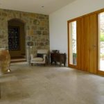 Panoramik deniz manzaralı olağanüstü taş villa