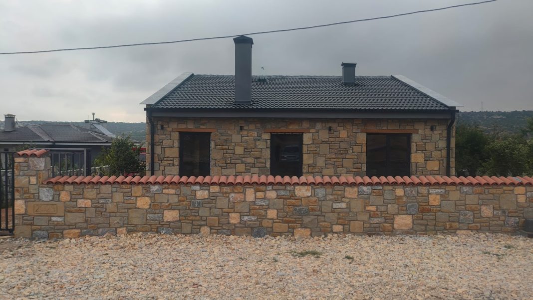 Taş ev için imar izni gerekir mi? Bitmiş doğal taş ev örneği
